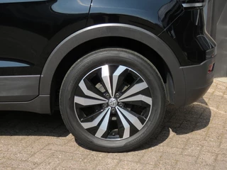 Volkswagen T-Cross Volkswagen T-Cross 1.0 TSI LIFE / 17 Inch / Navi / Adap.cruise / BOVAG garantie - afbeelding nr 14