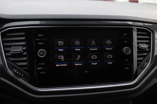 Volkswagen T-Roc Volkswagen T-Roc 1.5 TSI Sport Business 3x R-Line / Camera / Virtual Cockpit / Navigatie / 19'' / Keyless / Stoelverwarming / ACC - afbeelding nr 25