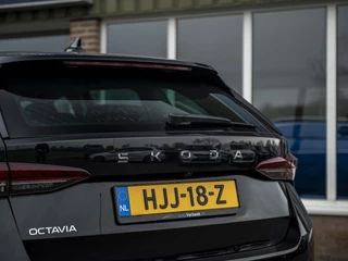 Škoda Octavia Škoda Octavia Combi 1.5 TSI MHEV Business Edition Plus | Matrix LED | Lounge Interieur | Chrome pakket | Stoel-, Stuur- & voorruitverwarming | Navi 13inch | Wireless App-connect | El. achterklep m.sensor | ACC | Winterpakket - afbeelding nr 37