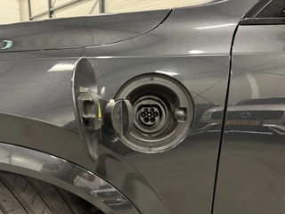 Volvo XC90 Volvo XC90 T8 Twin Engine AWD R-Design PANO/LUCHTVERING/TREKHAAK/H&K/MASSAGE+VENTILATIE/360CAMERA/20