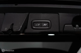 Volvo XC60 Volvo XC60 2.0 B5 R-Design PANO|LED|H&K|360CAMERA|MEMORY|HUD - afbeelding nr 35