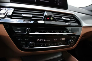 BMW 5 Serie BMW 5-serie 520i High Executive M-Sport | Schuifdak | H&K | Trekhaak - afbeelding nr 33