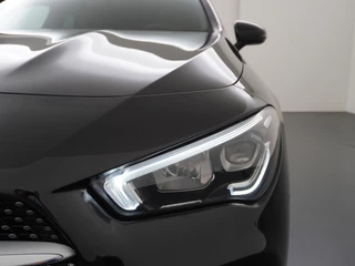 Mercedes-Benz CLA Mercedes-Benz CLA Shooting Brake 200 AMG // Panoramadak // Sfeerverlichting // Privacy Glas // 19