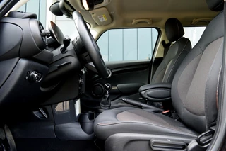 MINI Cooper Rijklaarprijs-Garantie Navigatie Led Airco 1e Eigenaar - afbeelding nr 4