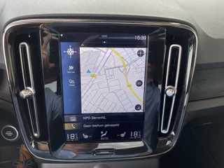Volvo XC40 Volvo XC40 1.5 T5 Recharge 262 pk Momentum Pro Panoramadak Camera Parkeersensoren Navigatie Led Koplampen Plug In Hybride NL Auto 1e Eigenaar Lage Kilometerstand - afbeelding nr 12