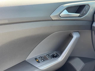 Volkswagen T-Cross Volkswagen T-Cross 1.0 TSI AUT. R-LINE LED NAVI CARPLAY DIGITALE SCHERM AIRCO LMV P - afbeelding nr 15