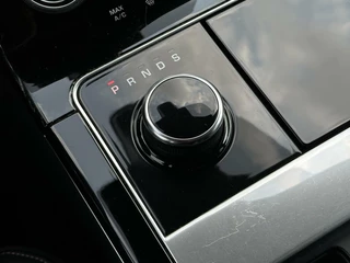 Land Rover Range Rover Velar Land Rover Range Rover Velar 2.0 I4 AWD R-DYNAMIC HSE, NL AUTO, NAP, BTW AUTO, EURO 6, PANO, LEDER, NAVI, MERIDIAN, VIRTUAL, LUCHTVERING, STOELVERWARMING, ELEKTRISCHE STOELEN - afbeelding nr 17