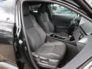 Toyota C-HR Toyota C-HR 2.0 Hybrid Dynamic I Camera I Dodehoekdetectie - afbeelding nr 5