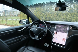 Tesla Model X Tesla Model X P100D Performance + 6p. 613+ PK Autopiloot|Alcantara hemelb.|A cruise|Carbon|Elektrisch sluitende deuren|22Inch|Panodaken|Trhk|Luchtvering|Sfeer verlichting|Cameras|stuur, Stoelverwarming, koeling|Trekgewicht 2250 kg - afbeelding nr 16