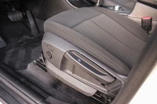 BMW X1 ➡️ BMW X1 sDrive18i F48 Executive | 2e eigenaar | Trekhaak | Sportstuur | DAB | Navi | PDC | Cruise-control | Climate | 140 pk | Automaat | 17 inch | Bluetooth | - afbeelding nr 35