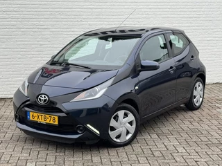 Toyota Aygo Toyota Aygo 1.0 VVT-i x-play Airco Camera Bluetooth Media player Nieuwe 4 seizoenen banden - afbeelding nr 32