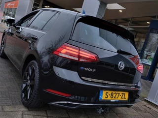 Volkswagen e-Golf e-Golf 136pk Automaat 5-Deurs | Warmtepomp | Navi | Apple Carplay+Android Auto | Clima | Adap. Cruise | Led Koplampen | Pdc V+A | Stoelverwarming | Privacy Glass | 17''lm | Trekhaak - afbeelding nr 42