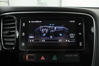 Mitsubishi Outlander Mitsubishi Outlander 2.0 PHEV Pure | Trekhaak | Carplay | Camera |  Half leder | Keyless | Climate control | Cruise control - afbeelding nr 19