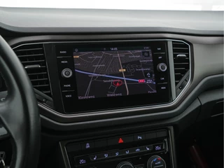 Volkswagen T-Roc Volkswagen T-Roc 1.5 TSI Sport-Plus-Pack Aut. *ADAPTIVE-CRUISE | FULL-LED | NAVI-FULLMAP | HEATED-COMFORTSEATS | DAB | CAMERA | TOWBAR | PRIVACY-GLASS | 17''ALU* - afbeelding nr 14
