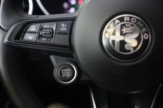 Alfa Romeo Giulia Alfa Romeo GIULIA 2.0 T GME AWD Ti 280 Pk / FACELIFT / Aut / Navi / Camera / Memory / Acc / Lane Assist / Led / 19 Inch - afbeelding nr 10