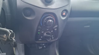 Toyota Aygo Toyota Aygo 1.0 VVT-i x-fun, Airco, Bluetooth, NL Auto! - afbeelding nr 18