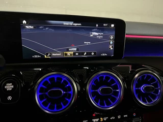Mercedes-Benz A-Klasse Mercedes A-klasse 180 AMG Matgrijs Sfeerverlichting Carplay - afbeelding nr 40