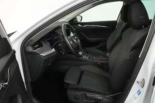Škoda Octavia Skoda Octavia 1.4 TSI iV PHEV Style | Head-Up | Massage |  Stoel & achterbankverwarming | Camera | Carplay | Adaptive cruise | Full LED | Navigatie - afbeelding nr 4