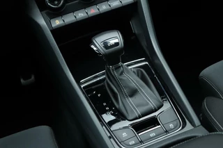 Škoda Karoq Skoda Karoq 1.5 TSI / 150 PK / DSG / Sportline / Black Edition / Panorama / Virtual Cockpit / Camera / Cruise Control / Trekhaak / 18