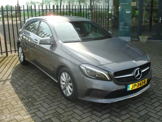 Mercedes-Benz A-Klasse Mercedes A-klasse 180 Ambition Automaat,Airco,Navigatie - afbeelding nr 2