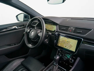 Škoda Superb Skoda Superb Combi 1.4 TSI iV 218pk Laurin & Klement | Leder | Panoramadak | 360 Camera | Trekhaak - afbeelding nr 13
