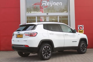 Jeep Compass Jeep Compass 4xe 240PK PHEV TRAILHAWK AUTOMAAT | NAVIGATIE | ACHTERUIRIJCAMERA | APPLE CARPLAY / ANDROID AUTO | DIGITALE COCKPIT | XENON KOPLAMPEN | 17