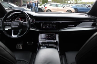 Audi Q8 Audi Q8 55 TFSI e quattro Pro Line S / Vol opties!! / Trekhaak / Panoramadak / 360Camera / Head-up / 22'' / Softclose / B&O / Luchtvering / Keyless / Stuurverwarming / Sfeerverlichting / Stoelventilatie + verwarming / Dodehoek / - afbeelding nr 2