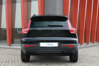 Volvo XC40 Volvo XC40 T3 R-Design | Parkeercamera | Stoelverwarming | Glossy Black | Keyless - afbeelding nr 4