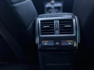Škoda Superb Skoda Superb Combi 1.4 TSI Plug-in Hybride Trekhaak | Pano Dak | Lederen Interieur | Camera | Sfeerverlichting BTW Auto - afbeelding nr 27