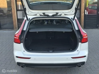 Volvo V60 VOLVO V60 2.0 T6 TWIN ENGINE AWD 342 PK CARPLAY STANDKACHEL - afbeelding nr 24