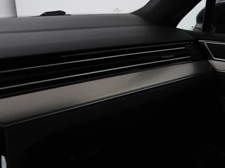 Volkswagen Passat Volkswagen Passat 1.4 TSI R Line | Trekhaak | 360 camera |  Stoelverwarming | Leder/Alcantara | Carplay | Adaptive cruise | Navigatie | Full LED | Virtual Cockpit - afbeelding nr 23