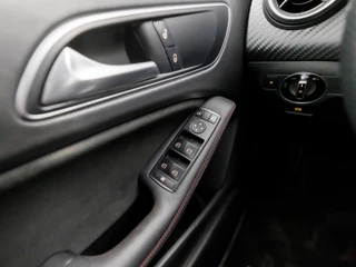 Mercedes-Benz A-Klasse Automaat (NAVIGATIE, CAMERA, LEDER/ALCANTARA, STOELVERWARMING, GETINT GLAS, SPORTSTOELEN, LED KOPLAMPEN, CRUISE, RODE STIKSELS, NIEUWE APK, NIEUWSTAAT) - afbeelding nr 23