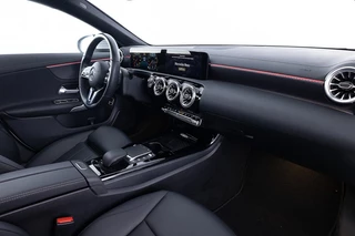 Mercedes-Benz CLA Mercedes-Benz CLA 180 Shooting Brake Luxury Line Automaat | PANORAMADAK | LEDER - afbeelding nr 4