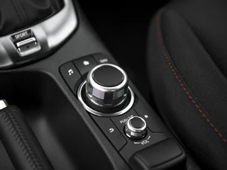 Mazda 2 Mazda 2 1.5 SA-G 90pk Aut. Homura | Camera | Apple Carplay/Android Auto | Stoel- en stuurverwarming | Climate Control | Blind Spot | Donker glas achter - afbeelding nr 27