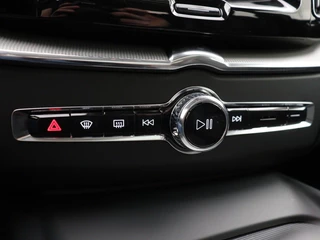 Volvo XC60 Volvo XC60 T6 PLUG-IN HYBRID LONG RANGE PLUS DARK SCHUIFDAK 360GR CAM TREKH - afbeelding nr 26