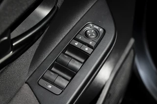 Toyota C-HR Toyota C-HR 1.8 Hybride 140 First Edition | Camera | Adaptive Cruise - afbeelding nr 27