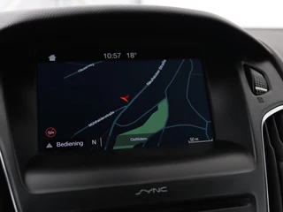 Ford Focus Ford Focus 1.0 EcoBoost 140pk ST-Line |  Stoel & stuurverwarming | Xenon | Carplay | Navigatie | Climate control | Parkeerhulp | Cruise control - afbeelding nr 16