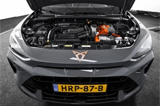 CUPRA Formentor | Dig. Cockpit | Adapt. Cruise | Stoel-+Stuurverw. | Elek. stoel met geheugen | PDC | Camera | NAV + App. Connect | ECC | LM 19