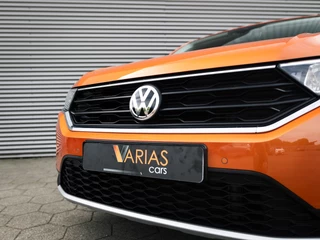 Volkswagen T-Roc Volkswagen T-Roc 1.5 TSI Sport CarPlay Camera Cruise - afbeelding nr 2