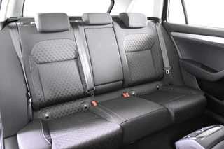 Škoda Superb Škoda Superb Combi 1.5 TSI ACT Ambition Business *1ste Eigenaar*Navigatie*Parkassist* - afbeelding nr 27