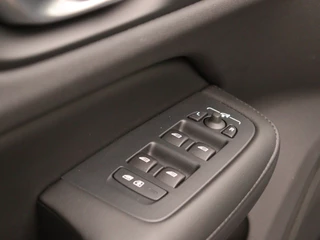 Volvo S60 Volvo S60 T6 PLUG-IN HYBRID LONG RANGE ULTIMATE BRIGHT TREKHAAK SCHUIFDAK - afbeelding nr 18