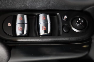 MINI Cooper Mini Mini 1.5 Cooper Camden Plus Edition / AUT / 5 Deurs / Navi / HK / Ecc / Head Up / Digital Cockpit / Open Panorama / Led / Pdc - afbeelding nr 15