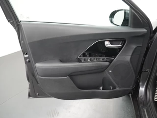 Kia Niro Kia Niro 1.6 GDi Plug-in Hybrid DynamicPlusLine - Navigatie - Camera - Stoelverwarming - LED koplampen - JBL - Trekhaak - Fabrieksgarantie tot 11-2027 - afbeelding nr 28
