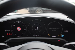 Porsche Taycan Porsche Taycan Performance 84 kWh / Panoramadak / 360Camera / Luchtvering / 20'' / Dodehoek / Stuurverwarming / Getint glas / Stoelverwarming / Warmtepomp - afbeelding nr 17