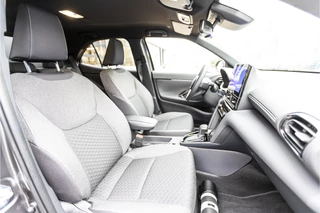 Toyota Yaris Cross Parkeersensoren V+A, Dodehoeksensor, Navigatie , All-in Rijklaarprijs - afbeelding nr 14