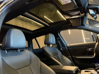 BMW 3 Serie BMW 3-serie 330e xDrive HUD Pano 360* Laser M-sport High - afbeelding nr 33