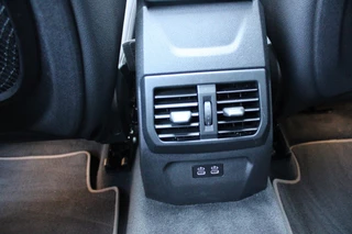 BMW 1 Serie BMW 1-serie 118i 140PK AUTOMAAT EXECUTIVE EDITION | PANORAMISCH SCHUIF/KANTELKDAK | AFNEEMBARE TREKHAAK | DRAADLOZE TELEFOONLADER | DRAADLOZE APPLE CARPLAY/ANDROID AUTO | NAVIGATIE | ACHTERUITRIJ CAMERA | PARKEERSENSOREN VOOR EN ACHTER | CRUISE CONTROL | FULL LED KOPLAMPEN | CLIMATE CONTROL | ALL SEASON BANDEN | 17
