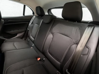 Renault Mégane (NAVIGATIE, CLIMATE, LED KOPLAMPEN, KEYLESS, SPORTSTOELEN, GETINT GLAS, PARKEERSENSOREN, LANE ASSIST, CRUISE, NIEUWE APK, NIEUWSTAAT) - afbeelding nr 14