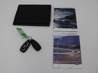 Ford Focus Ford Focus 1.0 EcoBoost ST Line X | Panoramadak |  Stoel & stuurverwarming | Adaptive cruise | Camera | Carplay | Full LED | Trekhaak | Climate control | Navigatie - afbeelding nr 20