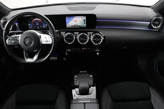 Mercedes-Benz A-Klasse Mercedes-Benz A-klasse 250e AMG | Panoramadak | Stoelverwarming |  Carplay | Navigatie | Full LED | Half leder | Sportstoelen | Park Assist - afbeelding nr 8